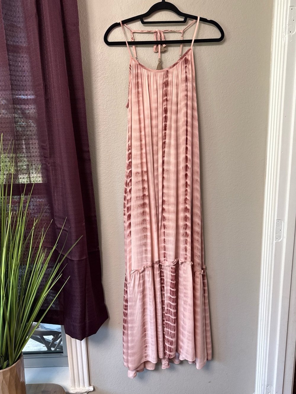 #883 boutique Wine On Pink Ruffle Maxi Dress Size Small